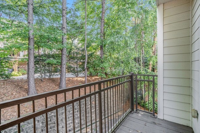 Building Photo - 2 bdrm, 2.5 bath Town Home steps away from...