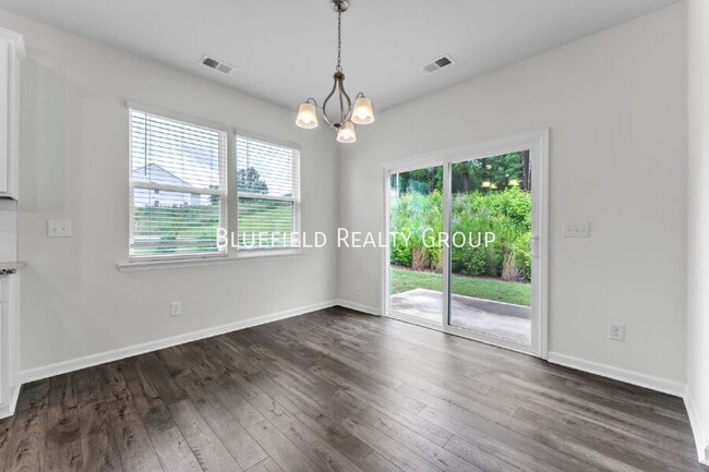 Building Photo - 909 Cherry Plum Dr
