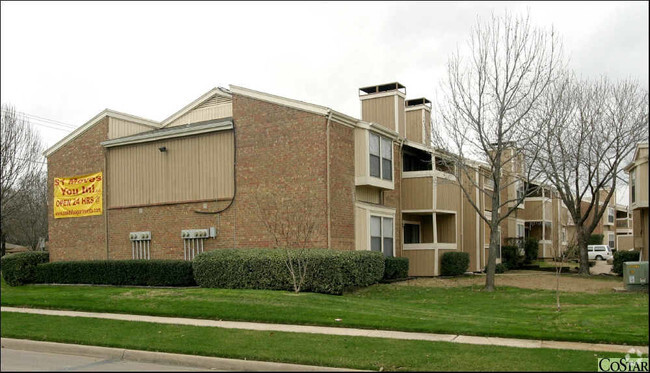 Building Photo - Oak Hills Apartments