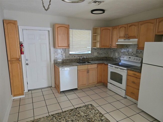 Building Photo - 807 W Las Olas Blvd