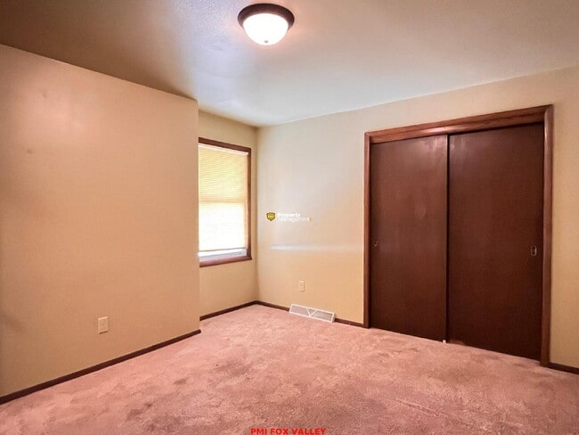 Building Photo - 2 Bedroom 1 Bath Duplex