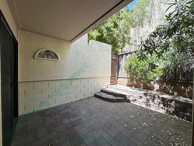 Building Photo - 802 Kingfisher Terrace