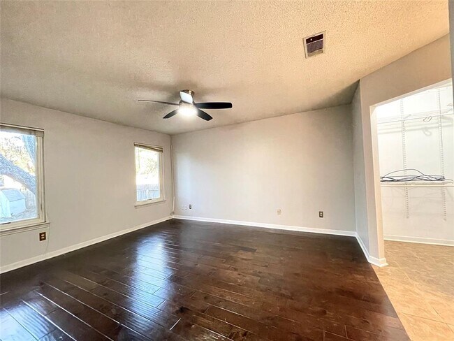 Building Photo - 5912 Avery Island Ave