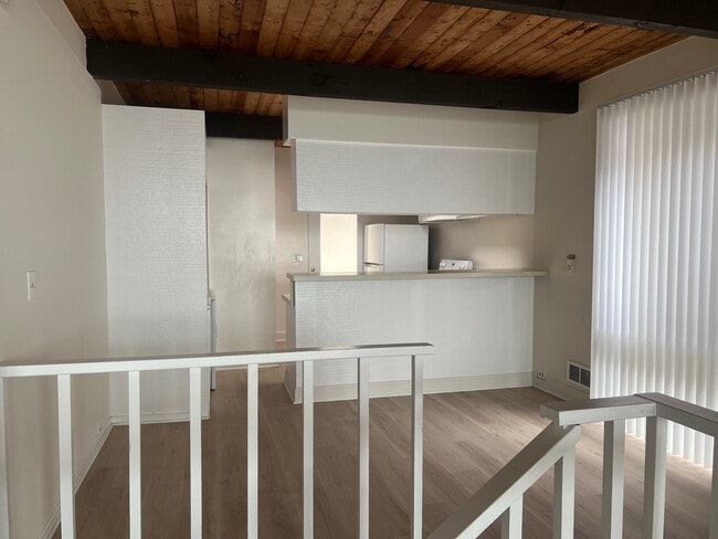 Building Photo - 2804 Manhattan Ave