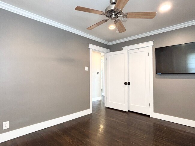 Building Photo - Gorgeous Sugarhouse Remodel!