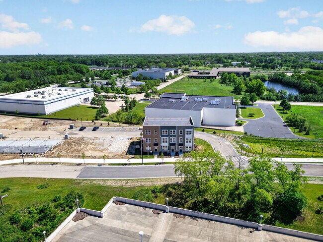 Building Photo - 2635 Lohan Wy