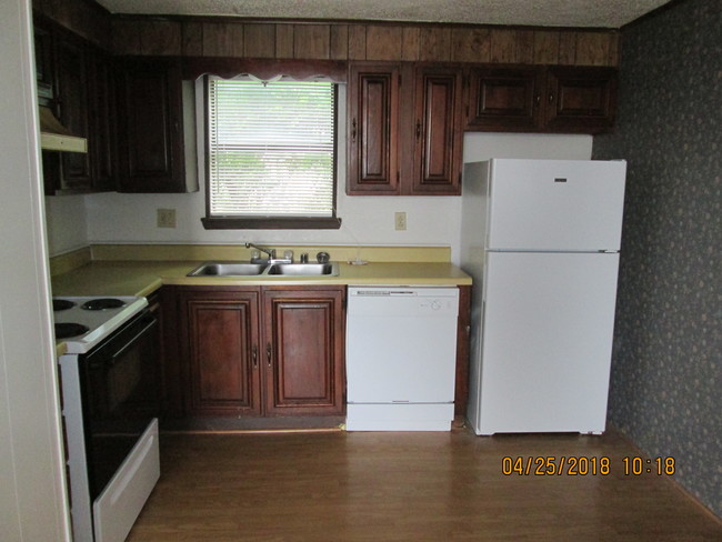 2 bed/ 1 bath - Westridge Apartments