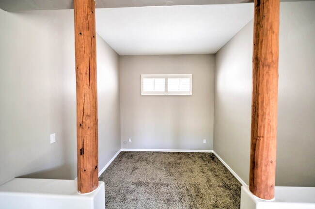 Building Photo - "Charming 2-Bedroom Oasis with Scenic View...