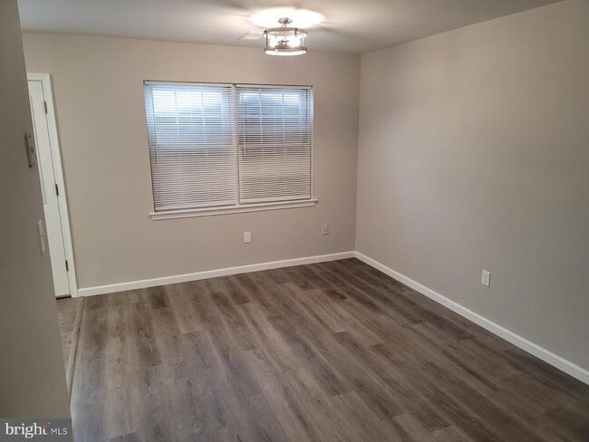 Building Photo - 22 Mimosa Ct