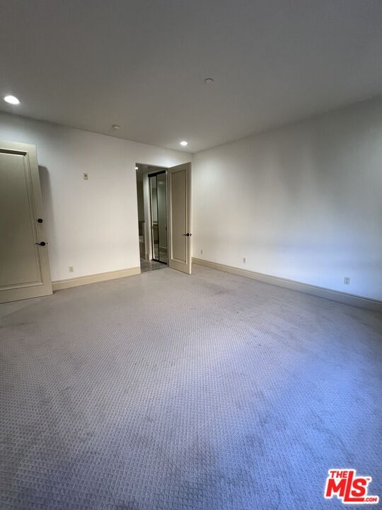 Building Photo - 137 S Spalding Dr