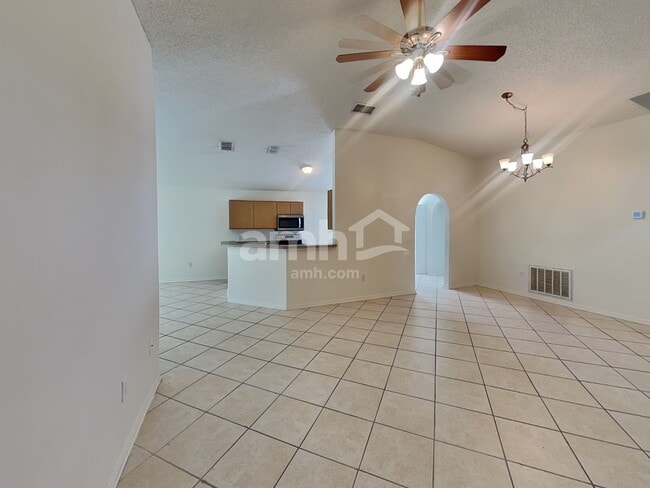 Building Photo - 784 Lake Doe Blvd