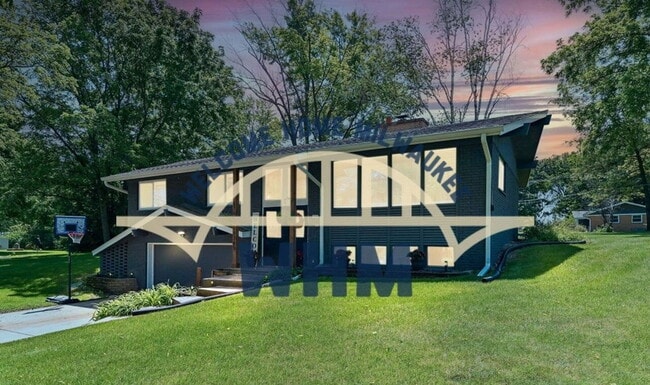 Building Photo - 18365 W Arden Ave