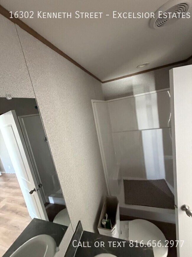 Building Photo - 16302 Kenneth Dr