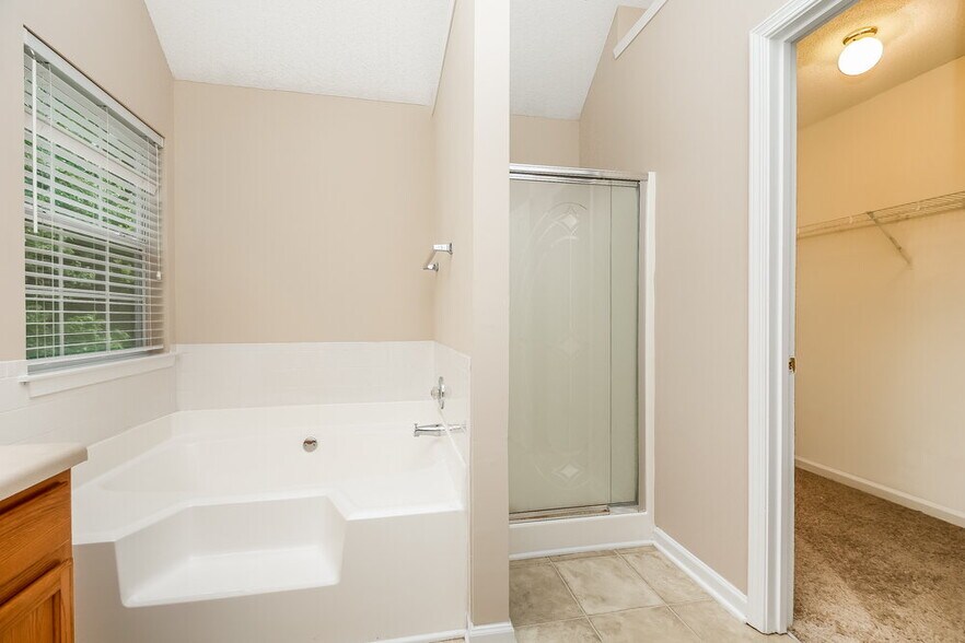 Building Photo - 5308 Rolling Meadow Dr SW