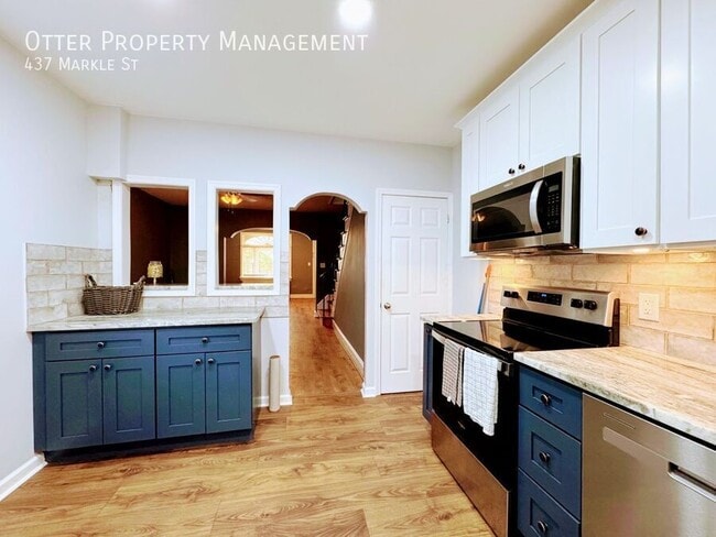 Building Photo - 437 Markle St
