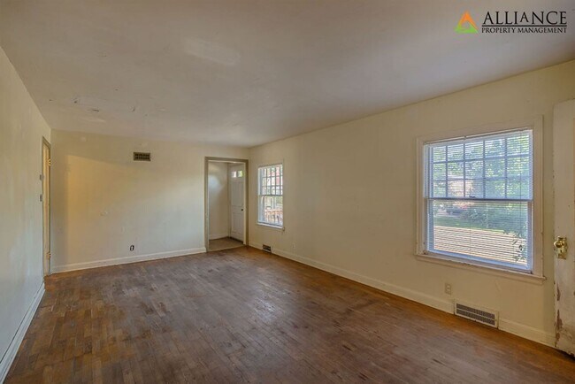 Building Photo - 1857 Anderson Ave