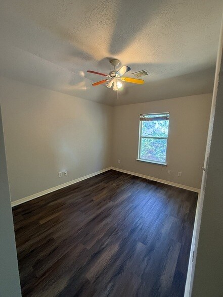 Building Photo - 5250 Sherilynn Dr