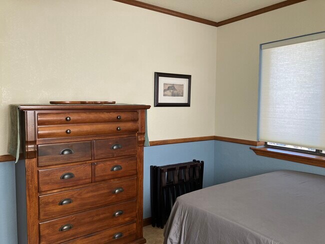 Guest room - 308 Hawthorne Dr