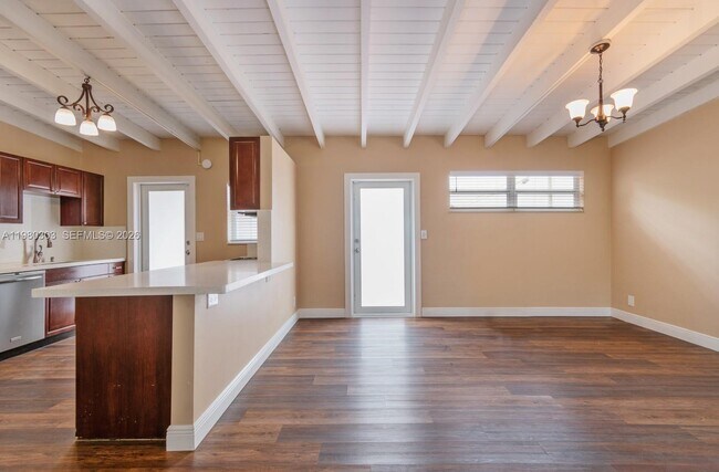 Building Photo - 3137 SW 15th St