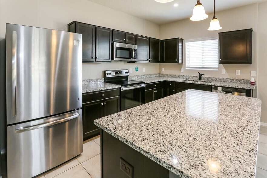 Building Photo - 6873 S Blue Hills Dr