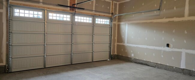 Building Photo - 107 Alabaster Ln