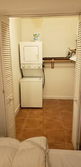 master closet with w/d - 1905 SW 10th St