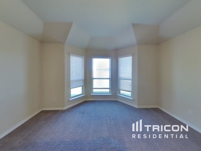 Building Photo - 1617 Grand Ct