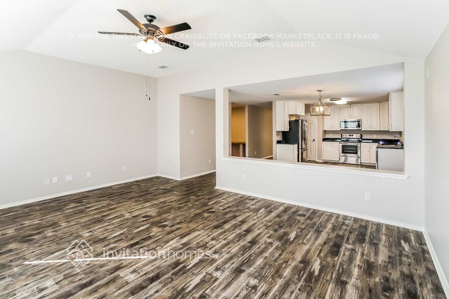 Building Photo - 250 Pine Crest Dr