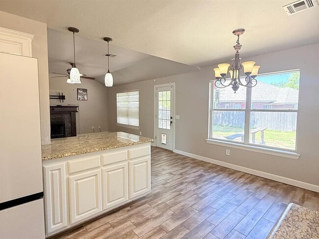 Building Photo - 1801 Brittany Ln