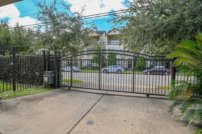 Building Photo - 2905 Leeland St