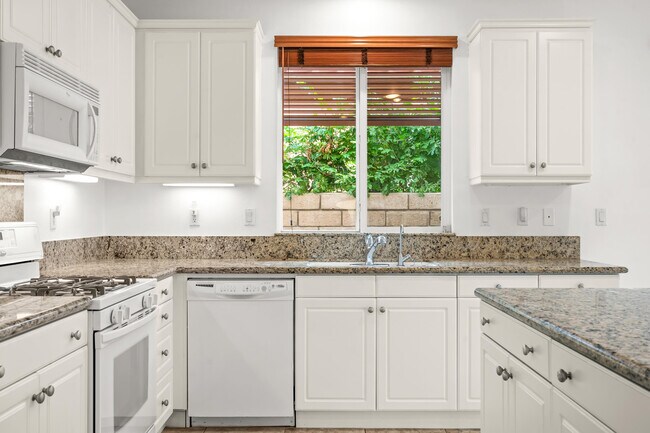 Building Photo - 2651 Desert Breeze Way