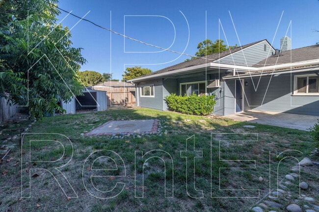 Building Photo - 1545 Douglas Rd