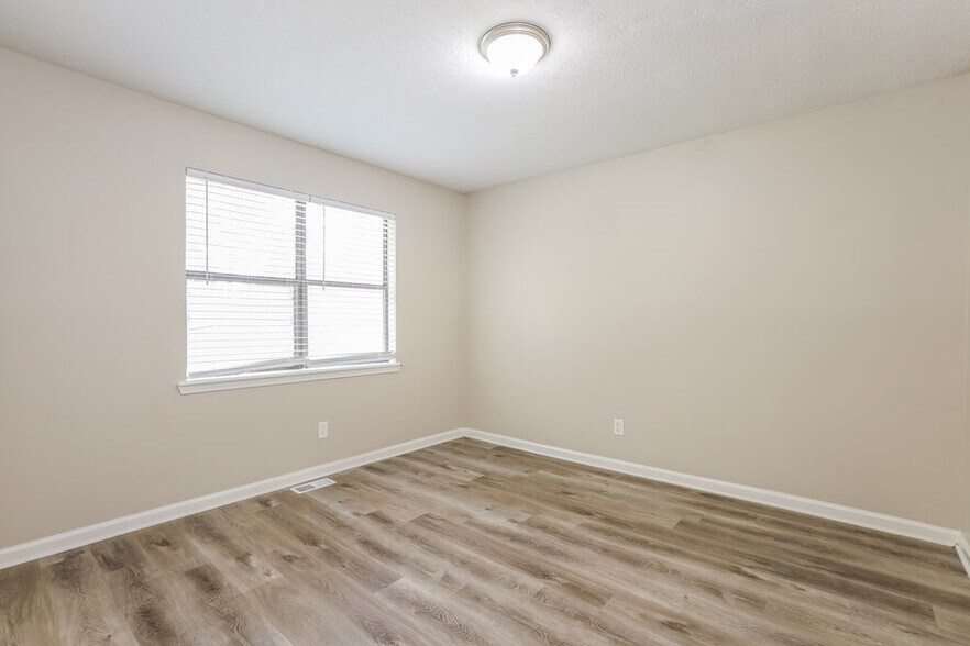 Building Photo - 3204 Plymouth Rock Dr