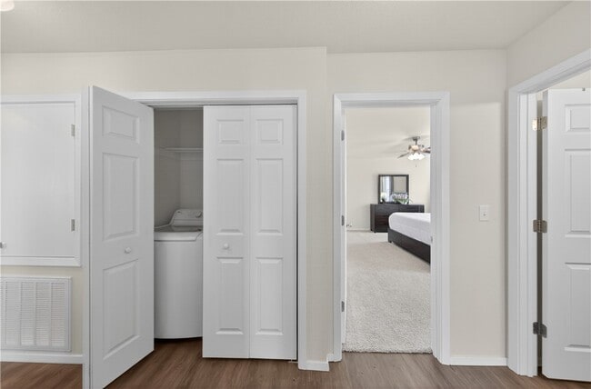 Building Photo - 8110 Dogwood Dr