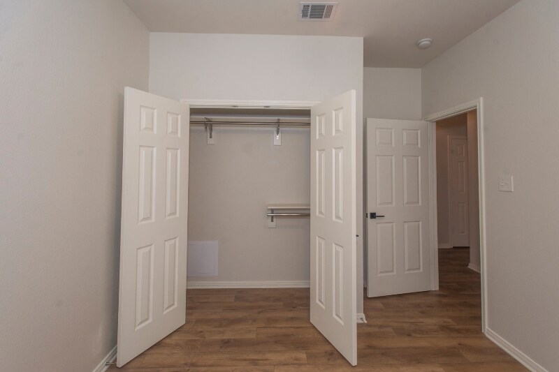 Building Photo - 137 Conway Castle Dr