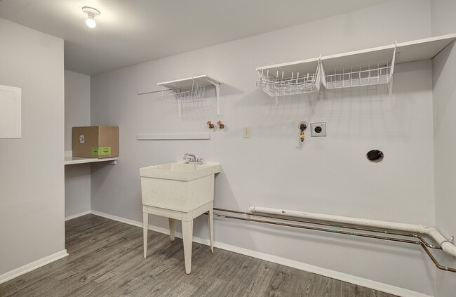 Building Photo - 24218 W Main St