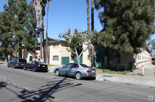 The Fountain Apartments - 4645-4711 Live Oak St