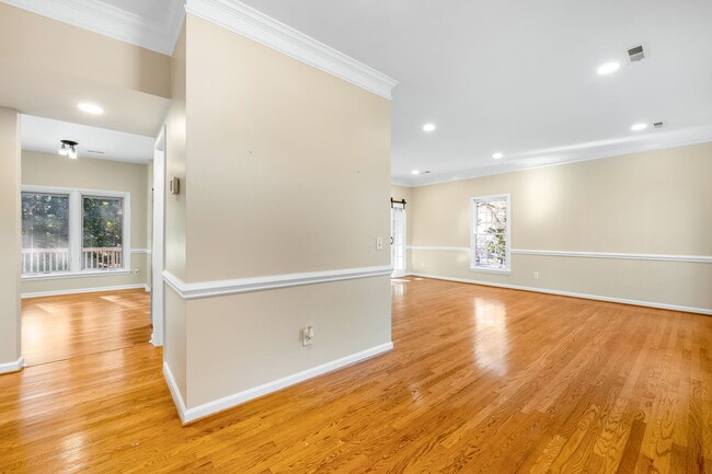 Building Photo - 9200 Brechin Dr