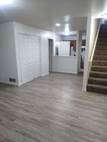 Building Photo - 619 Palisades Dr