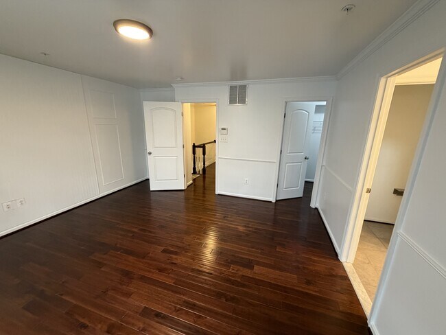 Building Photo - 6517 Newton Dr