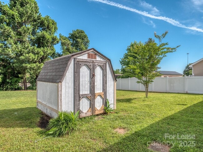 Building Photo - 6213 Derryfield Dr