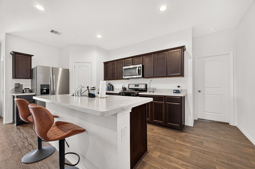 Building Photo - 5239 Cherry Tallow Trl