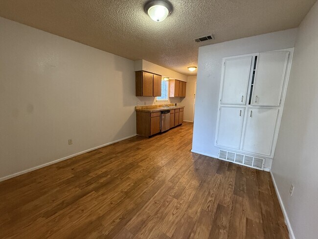 Building Photo - 2105 S Loop 289