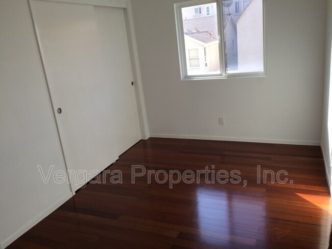Building Photo - 135 29th St