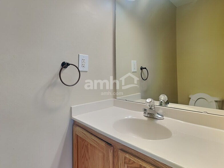 Building Photo - 10418 Antietam Rdg