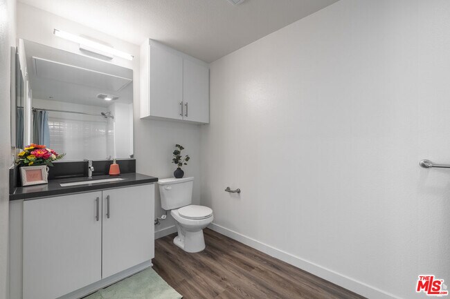 Building Photo - 3567 Chesapeake Ave