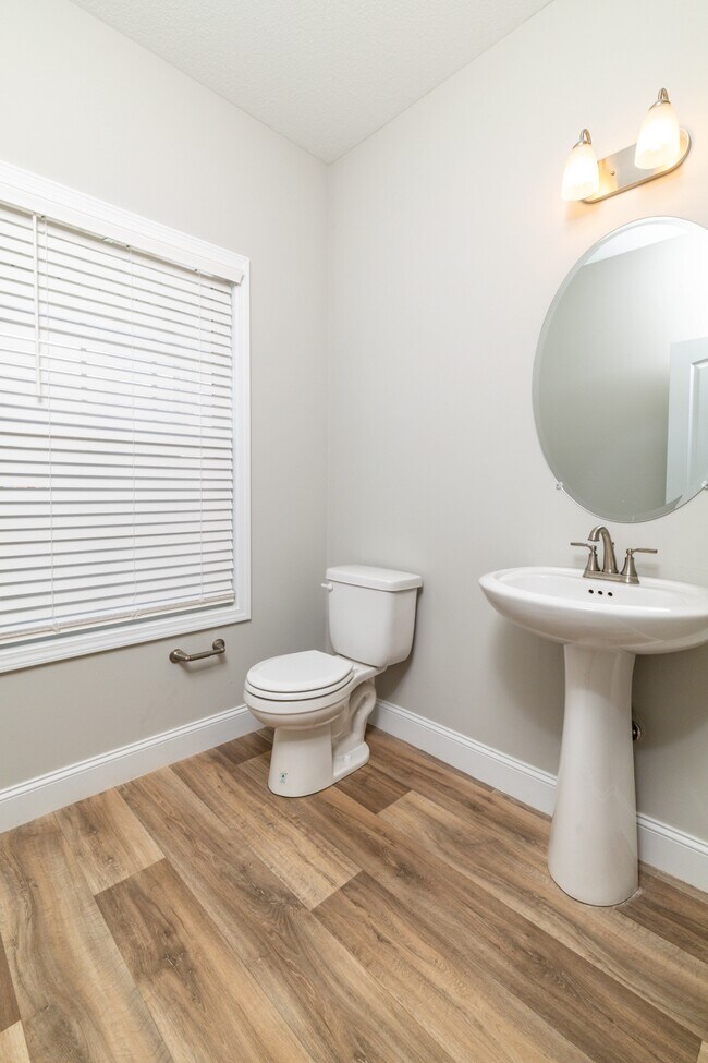 Building Photo - 7703 Honey Oaks Rd