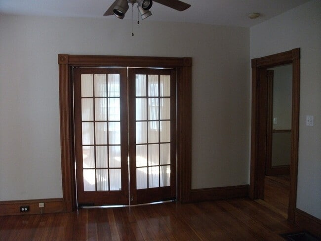 Building Photo - 372 Metropolitan Ave