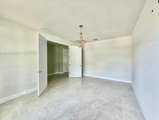 Building Photo - 2071 Parson St