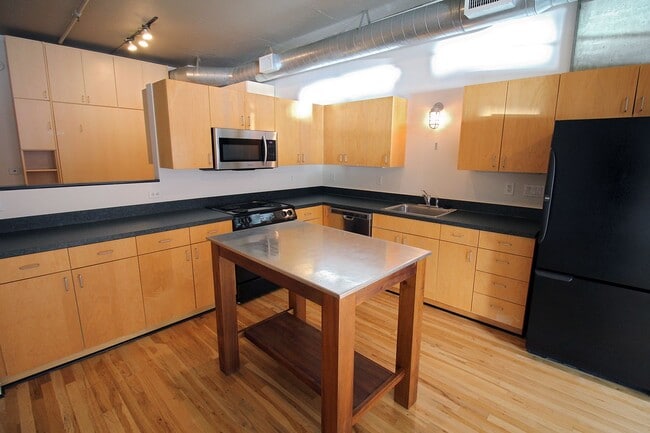 Building Photo - 408 NW 12th Ave